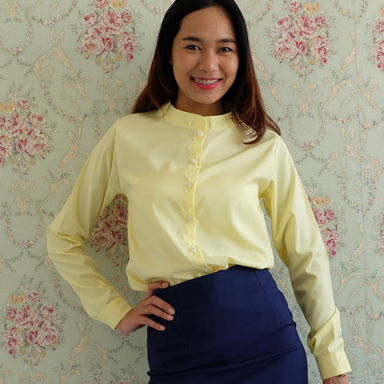 The Bow เสื้อเชิ้ตคอจีน ผ้าไหมอิตาลี สีเหลือง The Bow เสื้อเชิ้ตคอจีน ผ้าไหมอิตาลี สีเหลือง