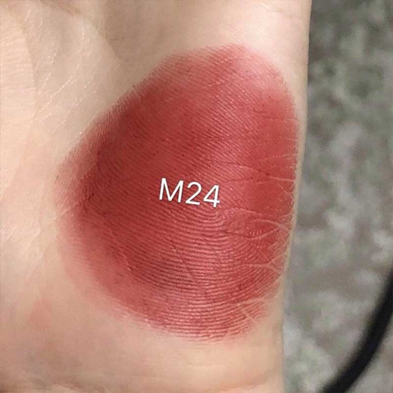 Melynn Stunning Party MatteVelvet Lipstick Melynn Stunning Party MatteVelvet Lipstick