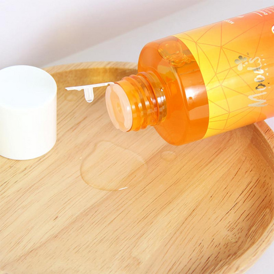 MOODS โลชั่นวิตามินซี Vitamin C Whitening 250 มล. MOODS โลชั่นวิตามินซี Vitamin C Whitening 250 มล.