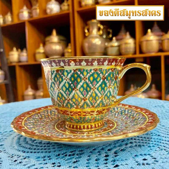 หนูเล็กเบญจรงค์ ชุดกาแฟ+จานรอง ลายพุ่มข้าวบิณฑ์ สีเขียวตอง ทรงริ้ว หนูเล็กเบญจรงค์ ชุดกาแฟ+จานรอง ลายพุ่มข้าวบิณฑ์ สีเขียวตอง ทรงริ้ว